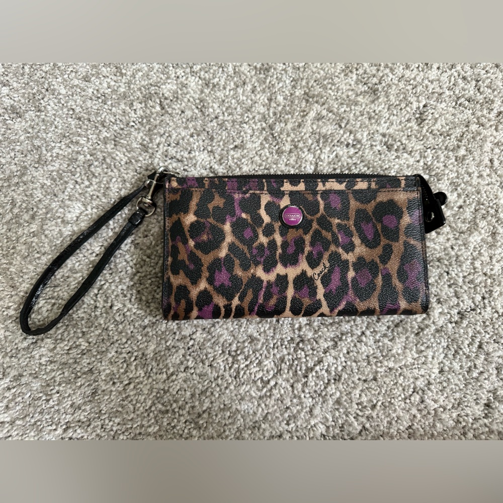 *Coach Wristlet*